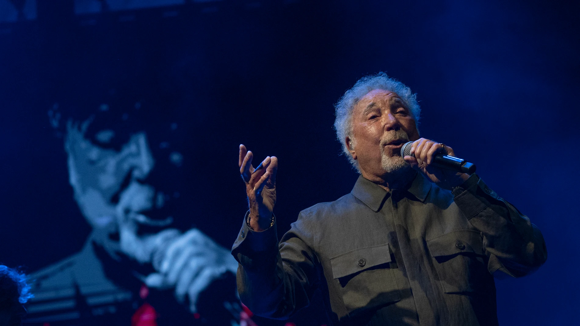 Tom Jones repasa su carrera musical en un apoteósico concierto en el escenario de Starlite