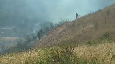 Un incendio en el Algarve quema 9.000 hectáreas, obliga a evacuar a 81 personas y corta la autopista con España Un incendio en el Algarve quema 9.000 hectáreas, obliga a evacuar a 81 personas y corta la autopista con España