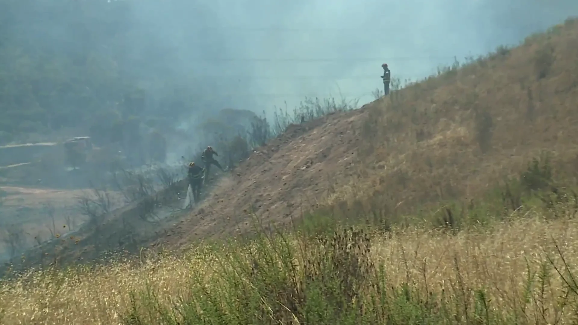 Un incendio en el Algarve quema 9.000 hectáreas, obliga a evacuar a 81 personas y corta la autopista con España Un incendio en el Algarve quema 9.000 hectáreas, obliga a evacuar a 81 personas y corta la autopista con España