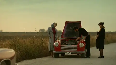 Yilmaz y Züleyha, un nuevo reencuentro bajo la atenta mirada de Sermin Mejores momentos | 18 de agosto