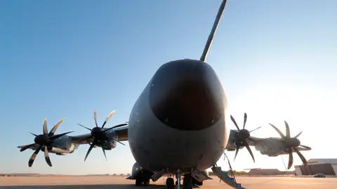 Avión militar en Kabul Avión militar en Kabul