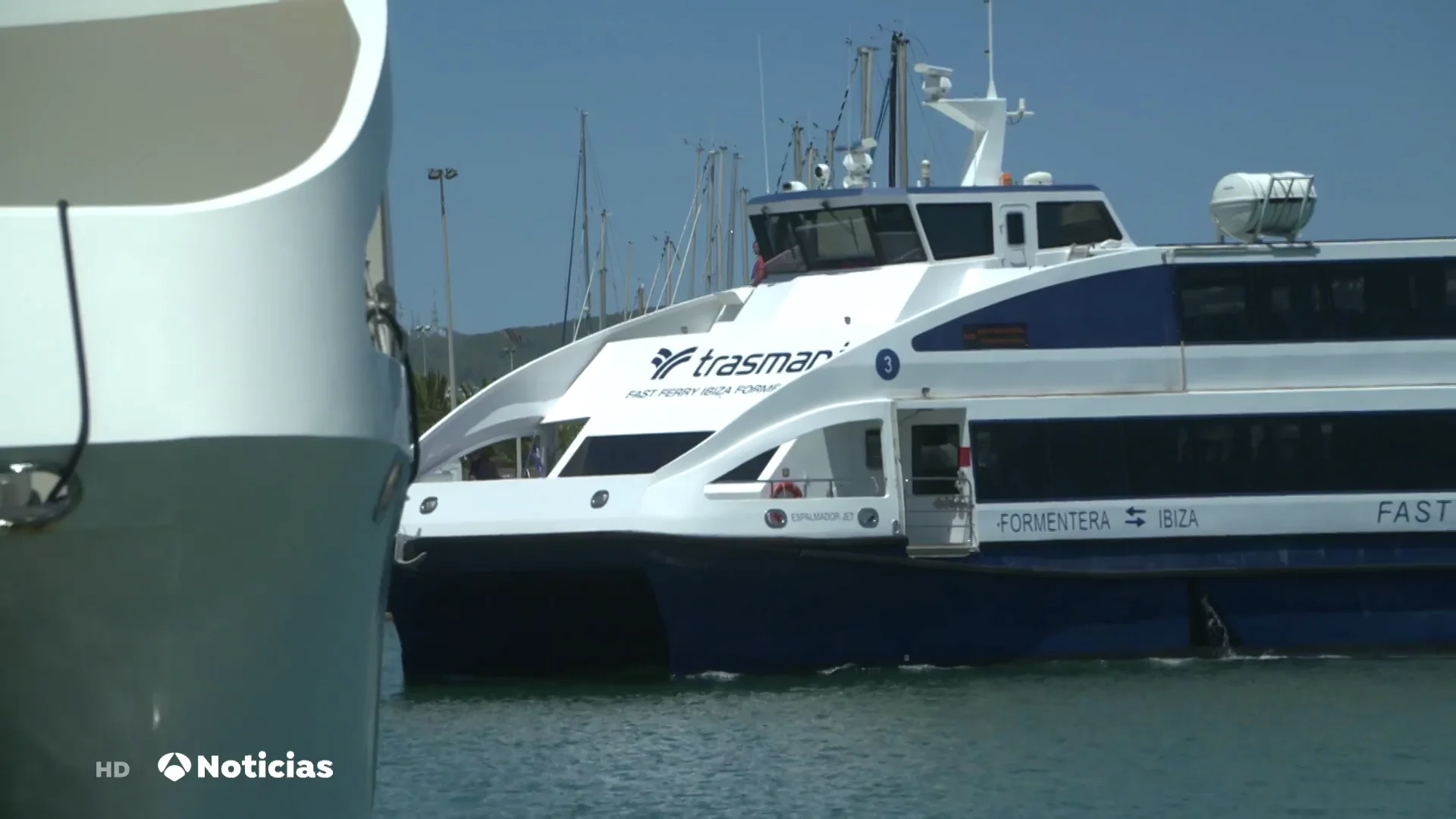Un hombre muere decapitado en Ibiza tras ser arrollado su barco por un ferry de pasajeros 