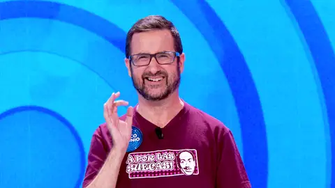 El gran homenaje de Marco Antonio al cine español con camiseta e imitación de dos leyendas El gran homenaje de Marco Antonio al cine español con camiseta e imitación de dos leyendas