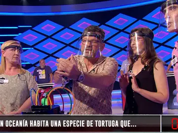 La suerte se alía con los ‘Libérrimos’ para firmar un pleno gracias a una extraña tortuga: “¡Qué fea es!” La suerte se alía con los ‘Libérrimos’ para firmar un pleno gracias a una extraña tortuga: “¡Qué fea es!”
