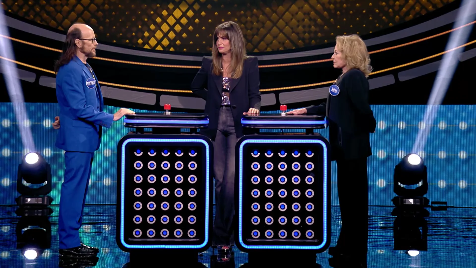 La batalla del humor entre 'Amiguetes' y 'Un, dos , tres’ en ‘Family Feud’ La batalla del humor entre 'Amiguetes' y 'Un, dos , tres’ en ‘Family Feud’