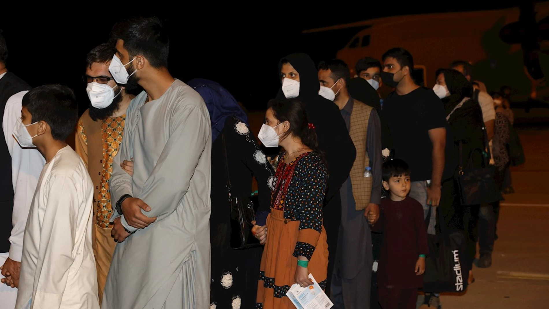 El Gobierno acogerá en hoteles a afganos repatriados en España