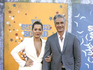 Taika Waititi y Rita Ora Taika Waititi y Rita Ora