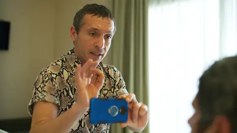 Tony activa un nuevo plan para heredar la fortuna de Xabi: ¡cambiar su testamento! Tony activa un nuevo plan para heredar la fortuna de Xabi: ¡cambiar su testamento!