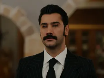 La puja de Yilmaz que enfurece a Demir: “Lo compro por cinco mil liras” La puja de Yilmaz que enfurece a Demir: “Lo compro por cinco mil liras”