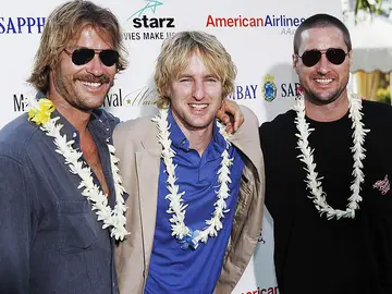 Owen Wilson junto a sus dos hermanos Owen Wilson junto a sus dos hermanos