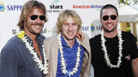 Owen Wilson junto a sus dos hermanos Owen Wilson junto a sus dos hermanos