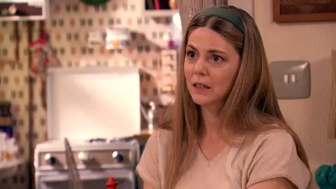 Maica se da por vencida y acepta la mentira de Sergio Maica se da por vencida y acepta la mentira de Sergio