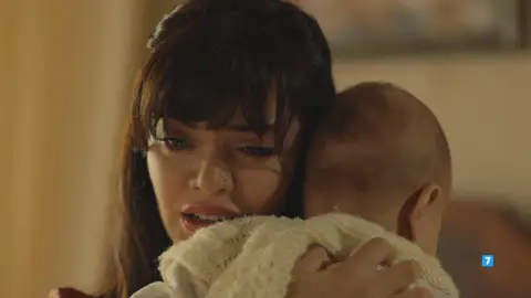 Züleyha ve como otra mujer ocupa su puesto en el corazón de Yilmaz: Aumenta la emoción en ‘Tierra Amarga’ La ficción turca continua imbatible en las tardes de Antena 3