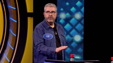 Míriam Díaz-Aroca se adelanta en el pulsador ante el asombro de Florentino Fernández