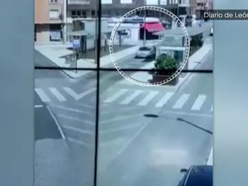 Así ocurrió el atropello múltiple de Ponferrada que acabó con la vida de una mujer e hirió de gravedad a otras tres Así ocurrió el atropello múltiple de Ponferrada que acabó con la vida de una mujer e hirió de gravedad a otras tres