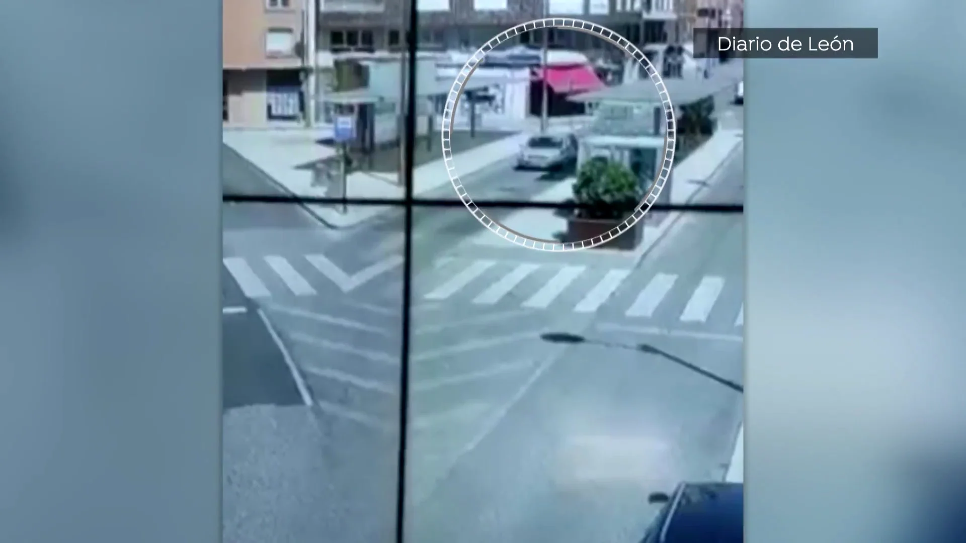 Así ocurrió el atropello múltiple de Ponferrada que acabó con la vida de una mujer e hirió de gravedad a otras tres Así ocurrió el atropello múltiple de Ponferrada que acabó con la vida de una mujer e hirió de gravedad a otras tres