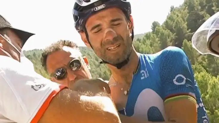 La dura caída de Alejandro Valverde que le ha obligado a abandonar la Vuelta a España La dura caída de Alejandro Valverde que le ha obligado a abandonar la Vuelta a España