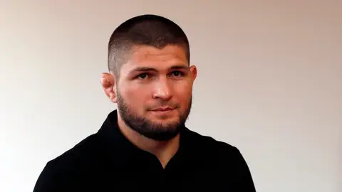 Khabib se pasa al fútbol Khabib se pasa al fútbol