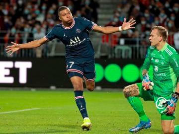 Mbappé se estrena en la temporada con un gol de cabeza en la victoria del PSG ante el Brest