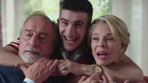 Gonzalo de Castro y Belén Rueda en 'La familia perfecta' Película de Atresmedia Cine