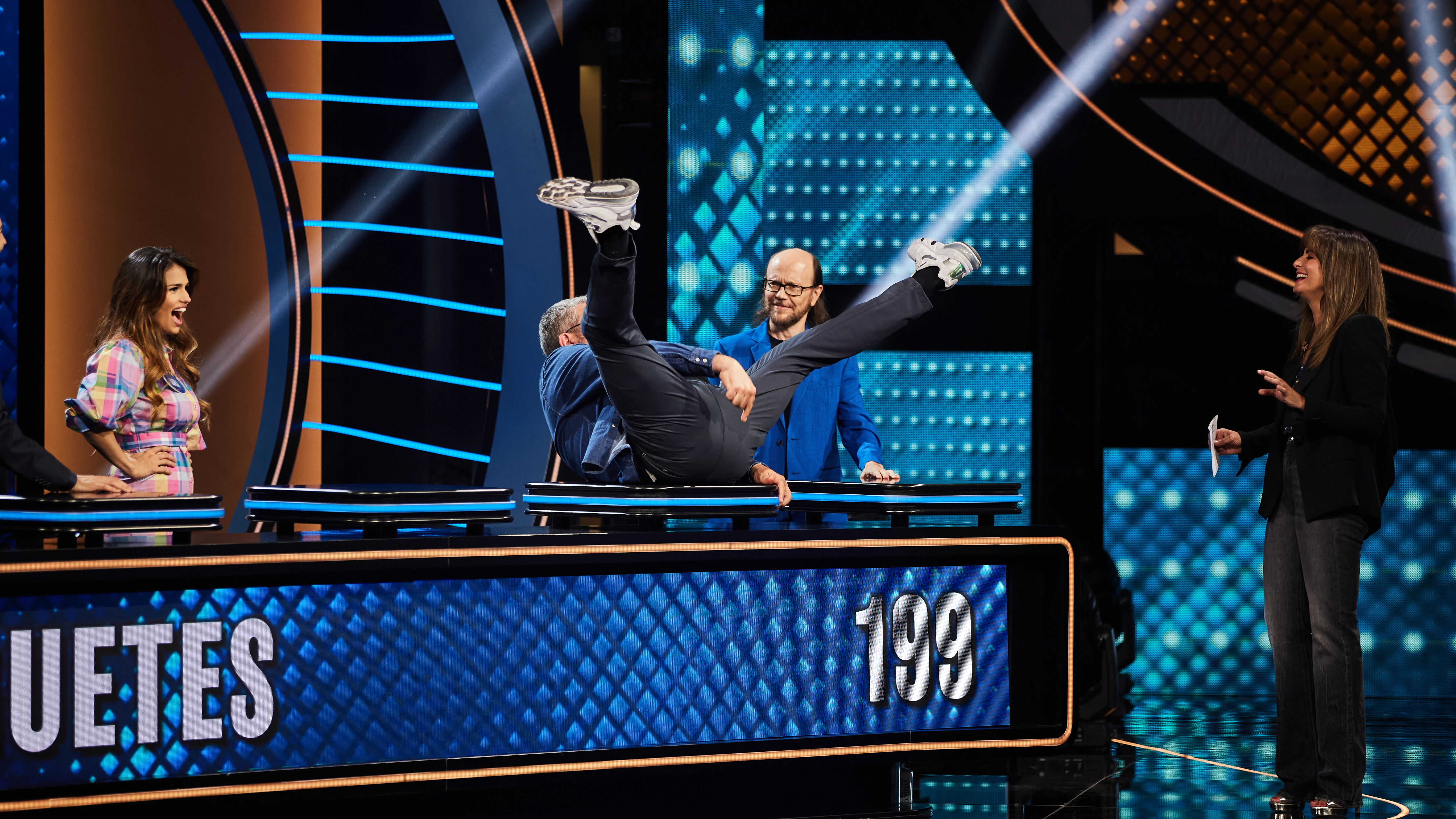 Florentino Fernández demuestra en ‘Family Feud’ lo que es “la loncha de beicon” Mejores momentos | Programa 4