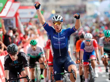 Fabio Jakobsen se impone al sprint en la 8º etapa de la Vuelta y Roglic sigue líder Fabio Jakobsen se impone al sprint en la 8º etapa de la Vuelta y Roglic sigue líder