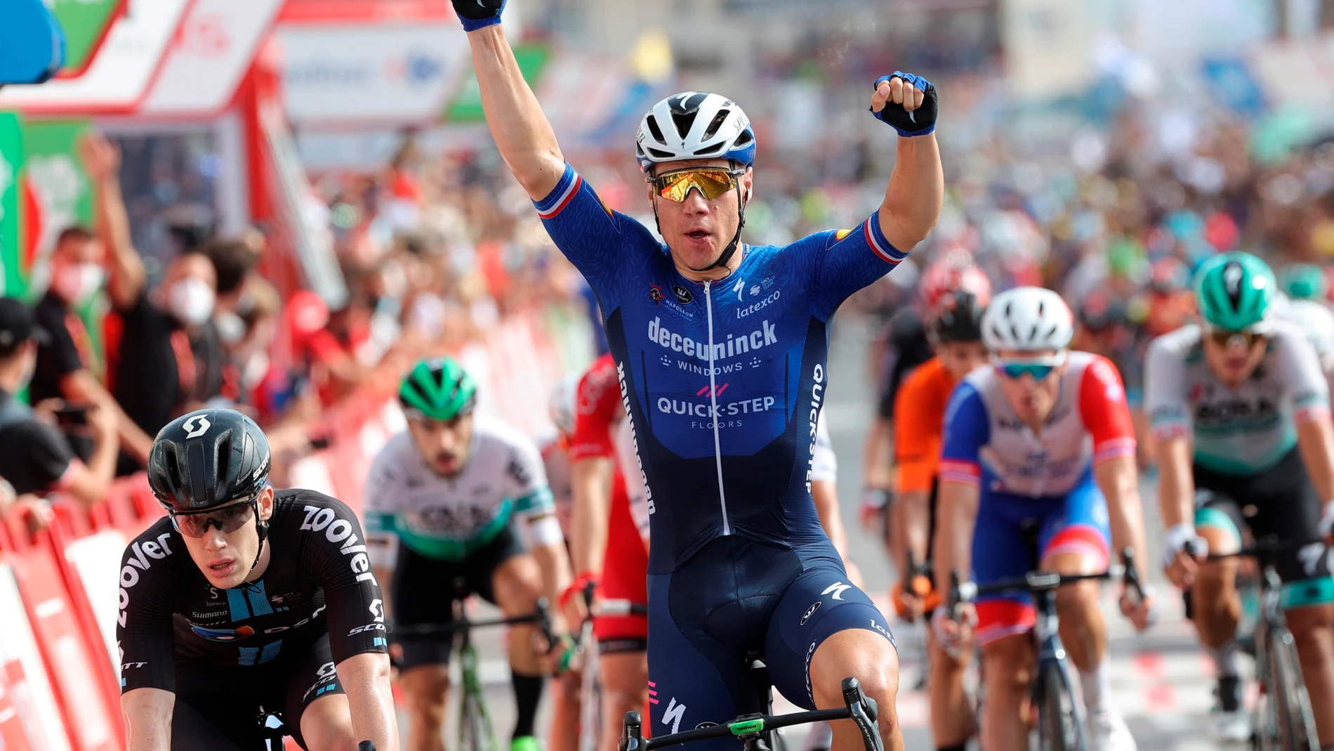 Fabio Jakobsen se impone al sprint en la 8º etapa de la Vuelta y Roglic sigue líder