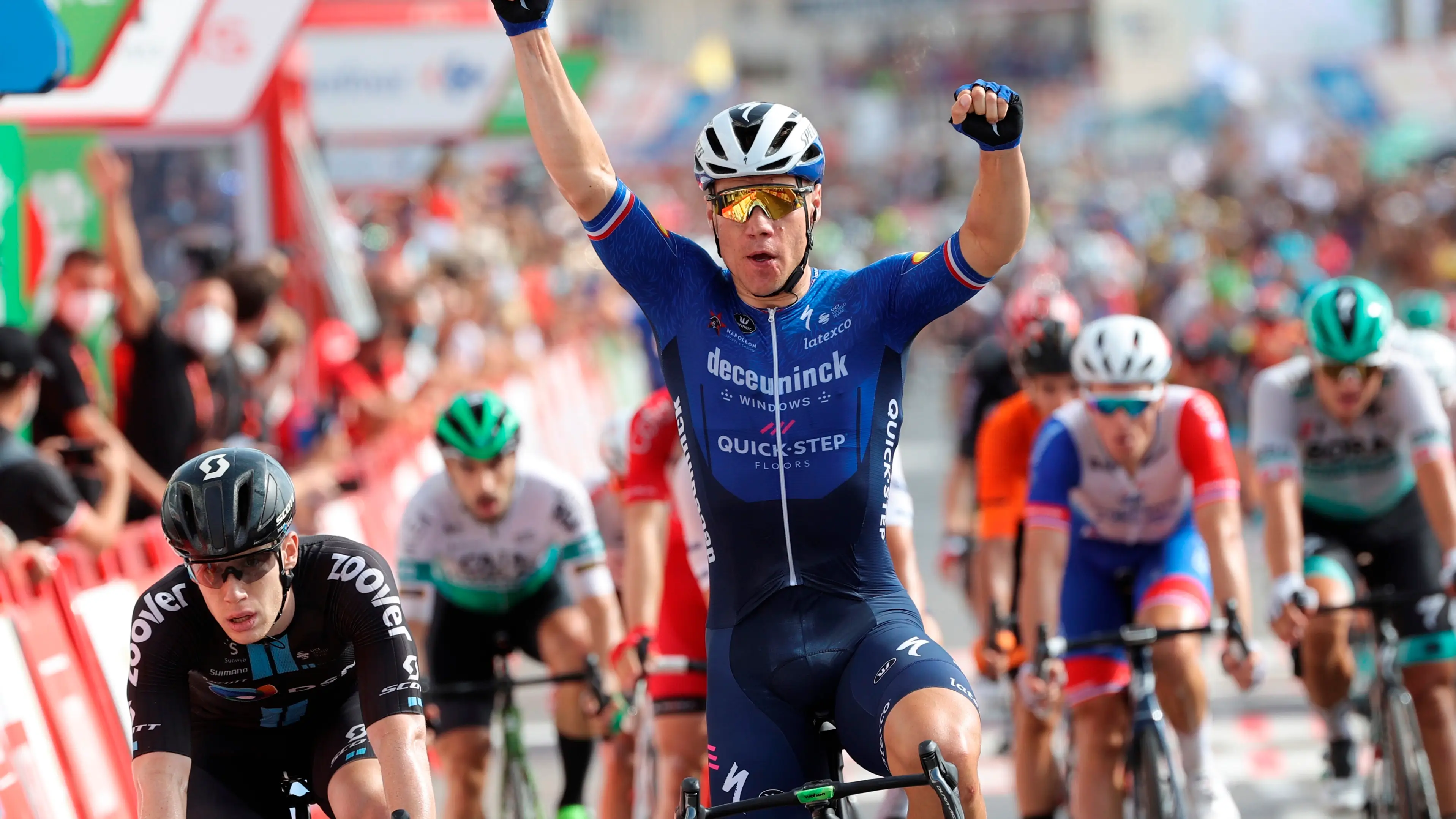 Fabio Jakobsen se impone al sprint en la 8º etapa de la Vuelta y Roglic sigue líder Fabio Jakobsen se impone al sprint en la 8º etapa de la Vuelta y Roglic sigue líder