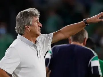 Pellegrini explota: "Tenemos que hacer un esfuerzo para que la Liga no sea esta vergüenza" Pellegrini explota: "Tenemos que hacer un esfuerzo para que la Liga no sea esta vergüenza"