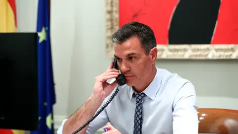 El presidente del Gobierno, Pedro Sánchez, hablando con el presidente de Estados Unidos, Joe Biden El presidente del Gobierno, Pedro Sánchez, hablando con el presidente de Estados Unidos, Joe Biden