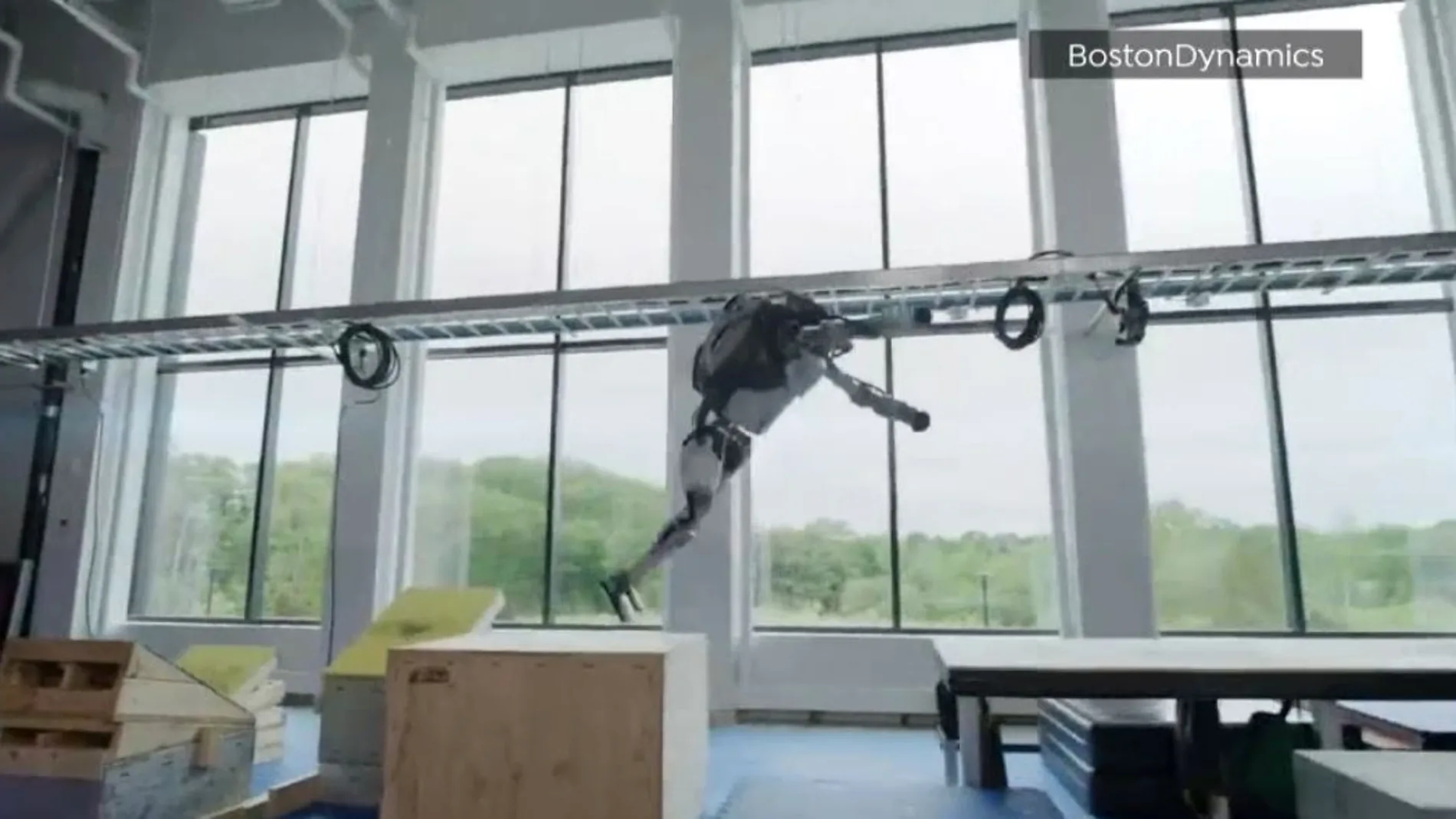 Boston Dynamics muestra que sus robots también fallan: así entrenan la estabilidad con ejercicios de parkour