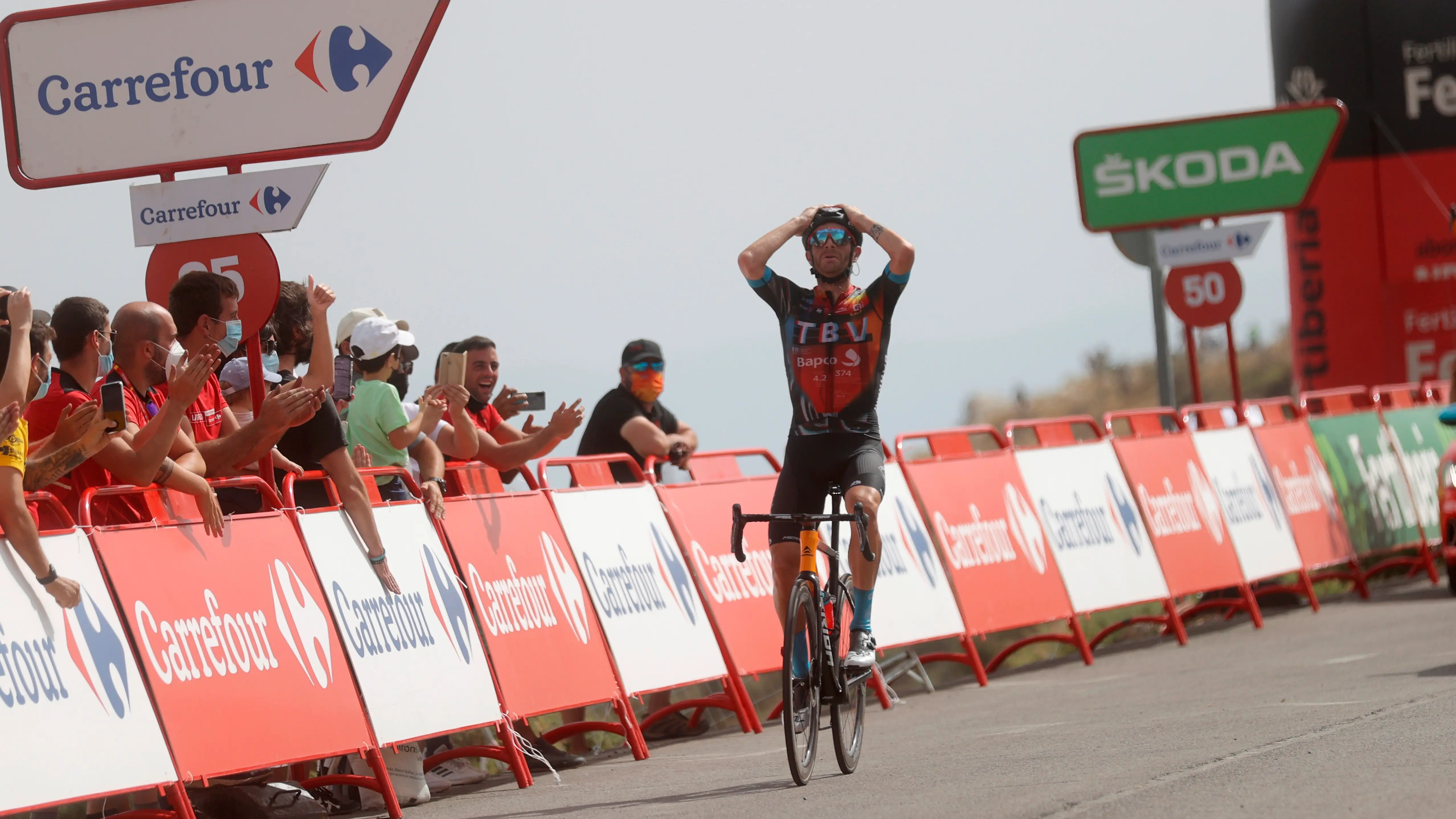 Damiano Caruso se exhibe en el Alto de Velefique, Roglic sigue líder y Enric Más se pone 2º Damiano Caruso se exhibe en el Alto de Velefique, Roglic sigue líder y Enric Más se pone 2º