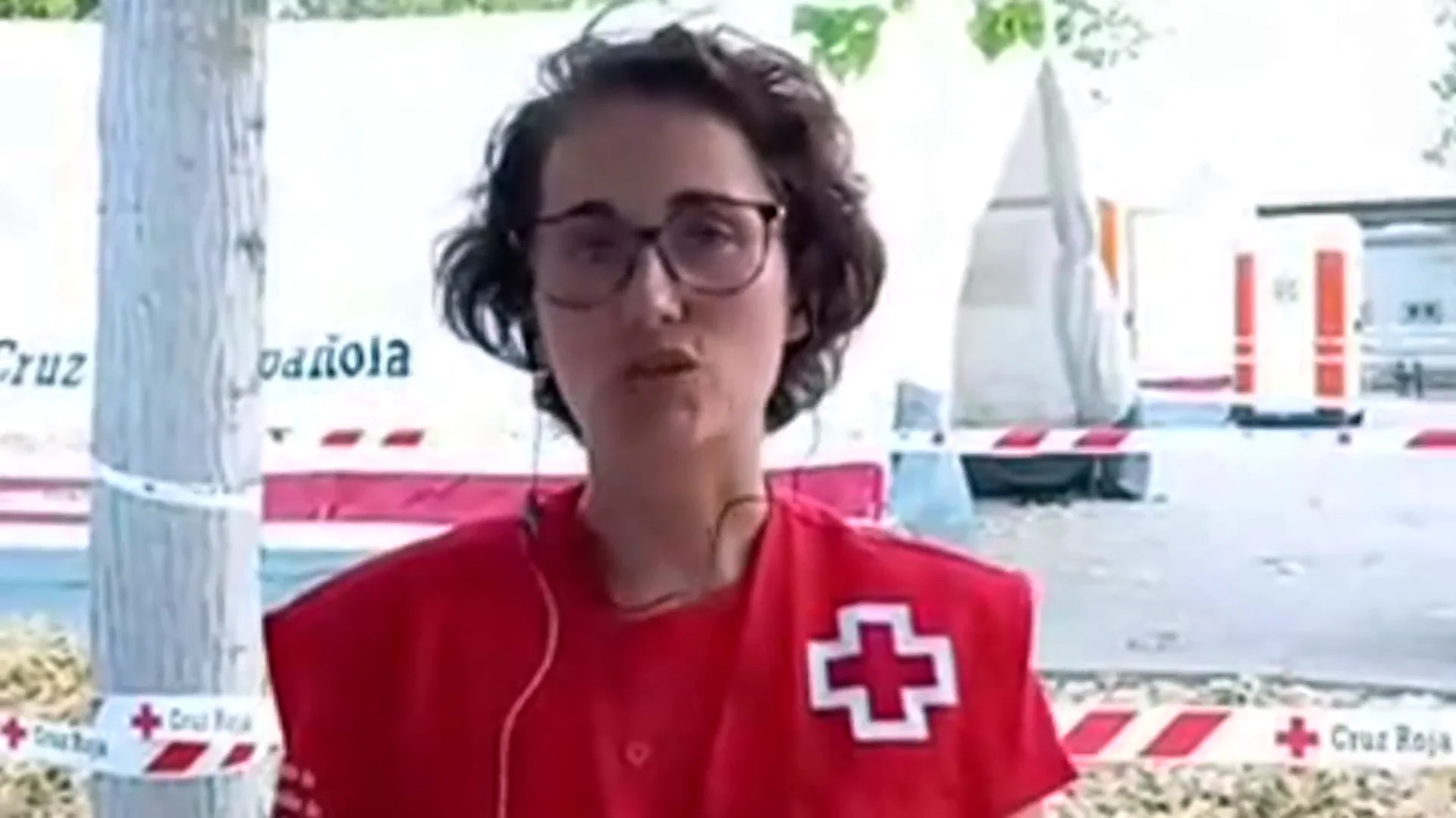 Raquel Fernández Gibaja, técnica de Cruz Roja en la base de Torrejón: "Llegan de Afganistán angustiados y con mucho estrés" Raquel Fernández Gibaja, técnica de Cruz Roja en la base de Torrejón: "Llegan de Afganistán angustiados y con mucho estrés"