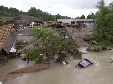 El huracán 'Henri' deja ya al menos 22 muertos en Tennessee, Estados Unidos