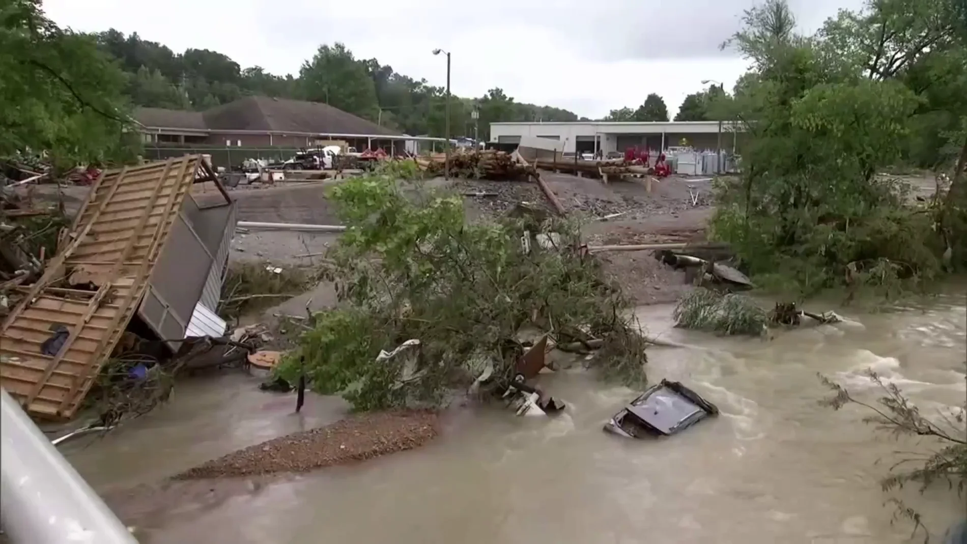 El huracán 'Henri' deja ya al menos 22 muertos en Tennessee, Estados Unidos
