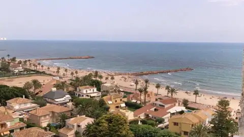 Mancha en las playas de El Puig Mancha en las playas de El Puig