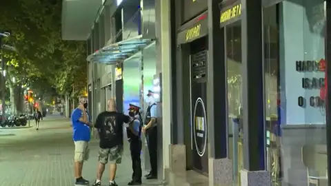 Los Mossos investigan la muerte de un menor en un hotel de Barcelona Los Mossos investigan la muerte de un menor en un hotel de Barcelona