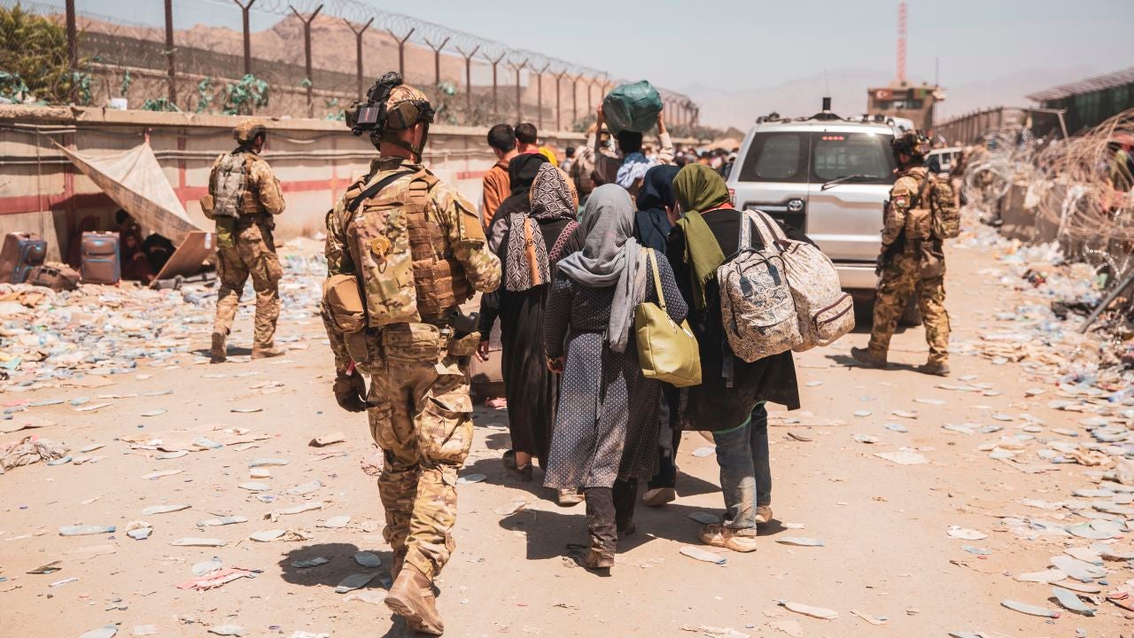 ¿Qué está pasando en Afganistán? Talibanes, ISIS-K y los atentados en el aeropuerto de Kabul - Vimarsana News