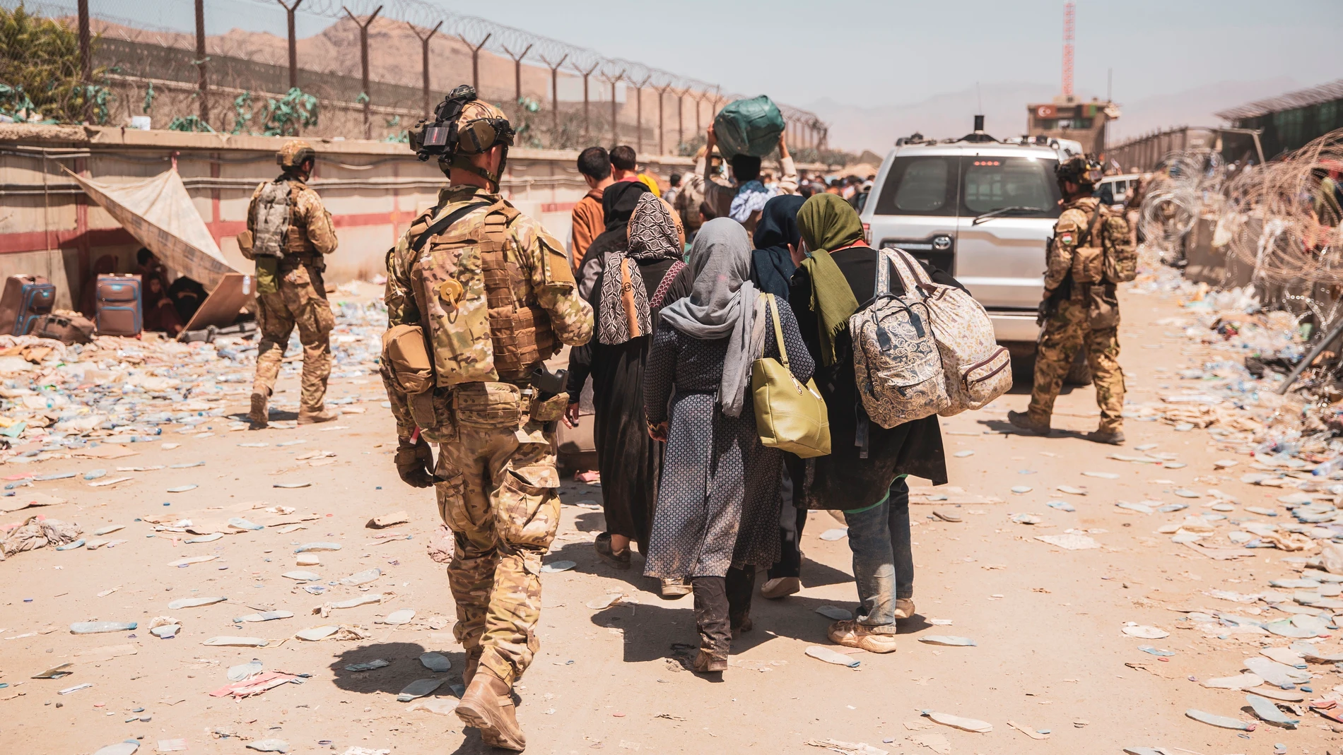 Soldados de Estados Unidos salen de Kabul