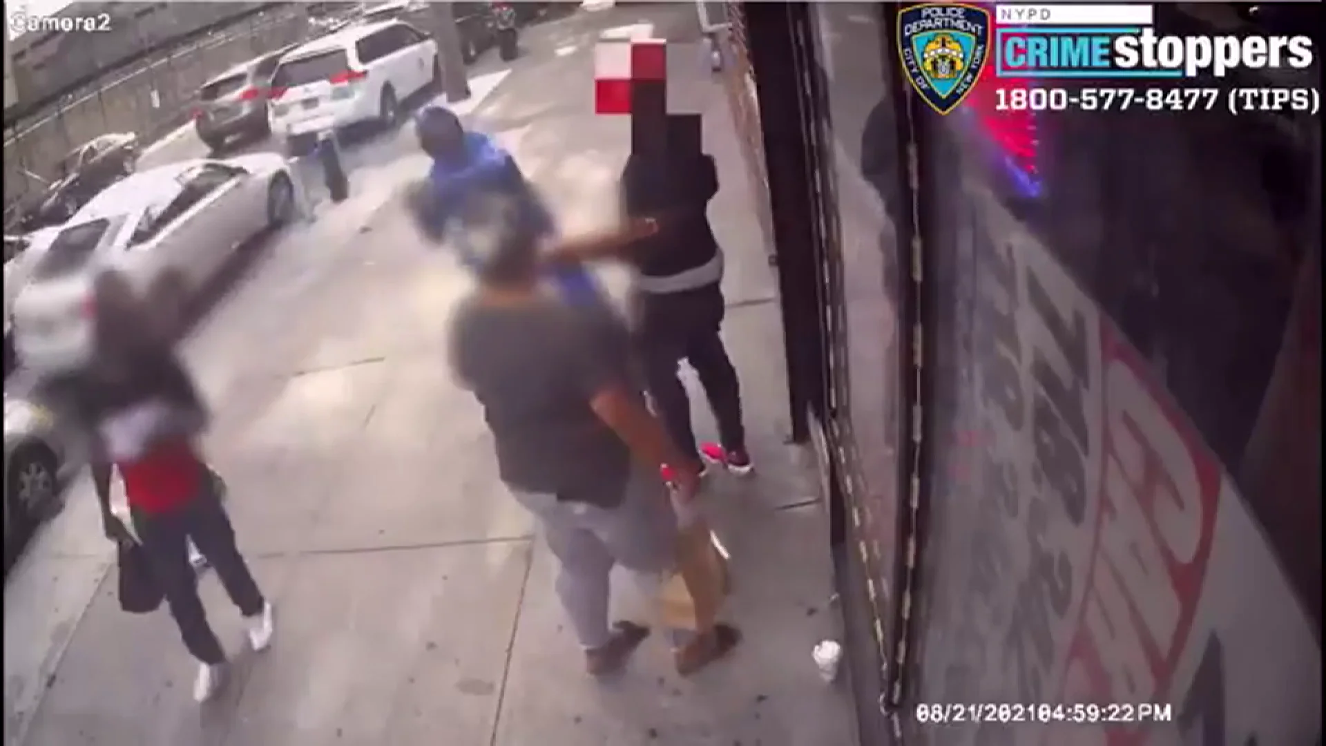 La polic&iacute;a de Nueva York busca al hombre que apu&ntilde;al&oacute; a otro en la cara y el abdomen a plena luz del d&iacute;a