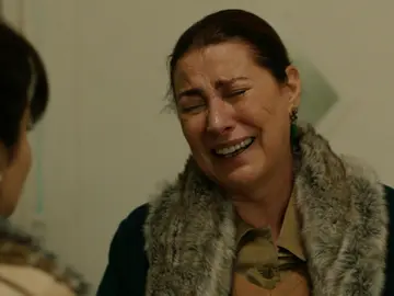Züleyha y Hünkar, muy preocupadas por el estado de salud de Demir Züleyha y Hünkar, muy preocupadas por el estado de salud de Demir