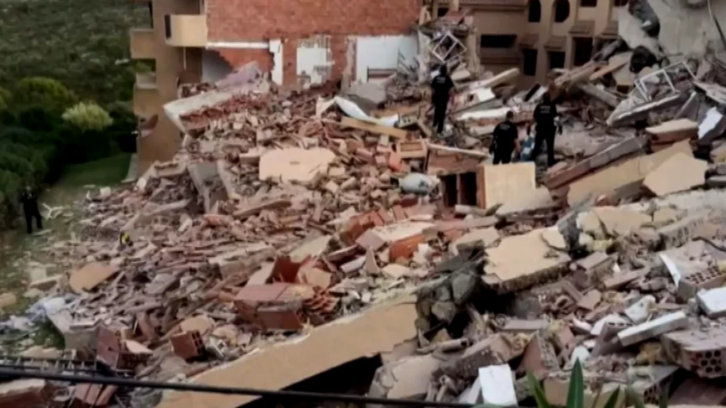 Derrumbe de un edificio Derrumbe de un edificio