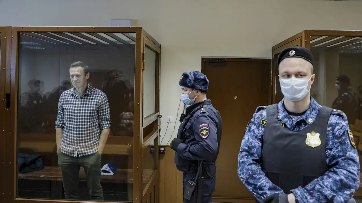 Navalny asegura sufrir prisión una "violencia psicológica" digna de "un campo de reeducación chino" Navalny asegura sufrir prisión una "violencia psicológica" digna de "un campo de reeducación chino"