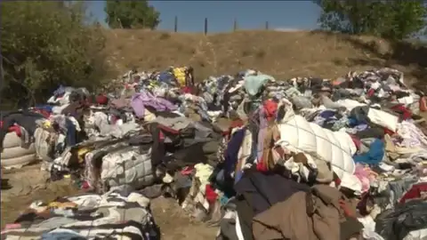 Ropa acumulada en la Sierra de Guadarrama Ropa acumulada en la Sierra de Guadarrama