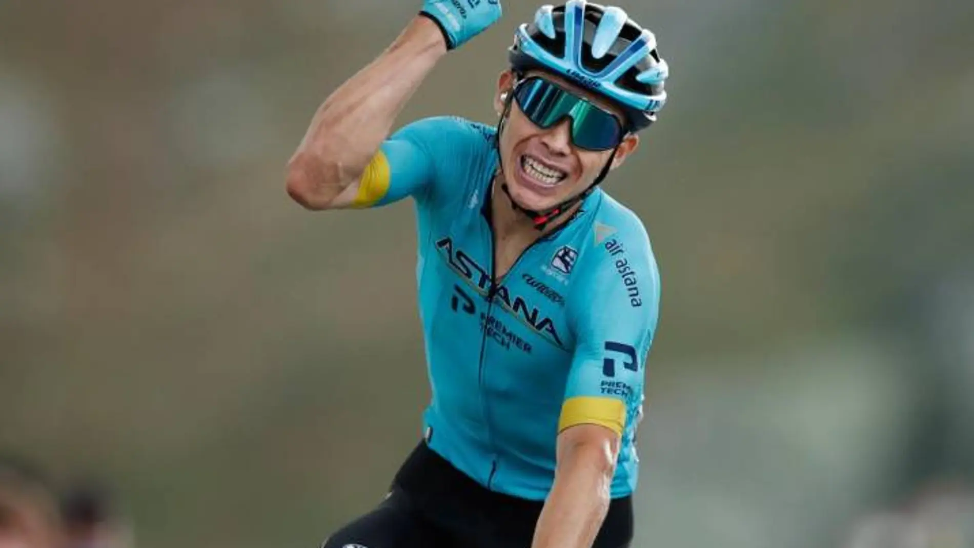 Miguel Ángel López se hace con la victoria en el insólito Altu d’El Gamoniteiruno y Roglic mantiene el liderato en la Vuelta a España 2021