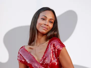 Zoe Saldanaen la alfombra roja del Festival de Venecia Zoe Saldanaen la alfombra roja del Festival de Venecia
