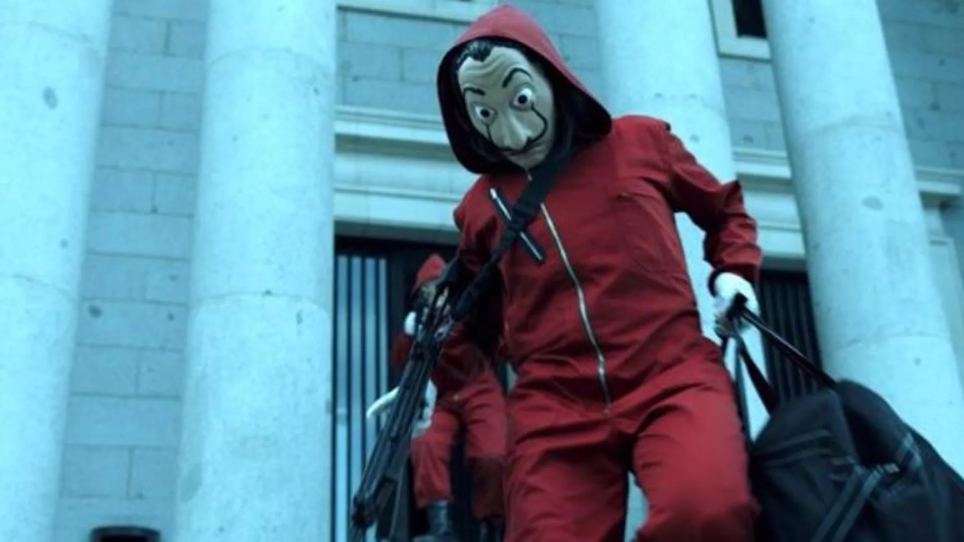 Grave mercenario Implementar Una mujer se viste con un mono rojo como en 'La Casa de Papel' para robar  el dinero en una empresa