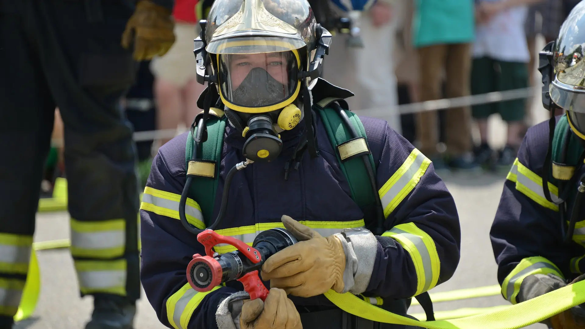 Los bomberos de Torrevieja rescatan a un hombre de 185 kilos que no podía salir de su casa Los bomberos de Torrevieja rescatan a un hombre de 185 kilos que no podía salir de su casa
