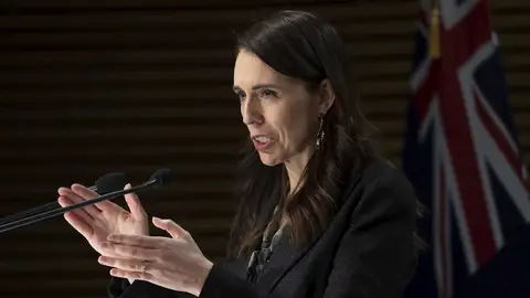 "Ha sido un ataque violento, sin sentido, contra neozelandeses inocentes", dijo en una rueda de prensa la primera ministra de Nueva Zelanda, Jacinda Ardern, al remarcar que el "extremista" era conocido por las autoridades de su país "Ha sido un ataque violento, sin sentido, contra neozelandeses inocentes", dijo en una rueda de prensa la primera ministra de Nueva Zelanda, Jacinda Ardern, al remarcar que el "extremista" era conocido por las autoridades de su país