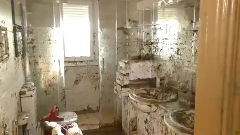 La denuncia de Ángeles, propietaria de una casa en Cobisa arrasada por la DANA La denuncia de Ángeles, propietaria de una casa en Cobisa arrasada por la DANA